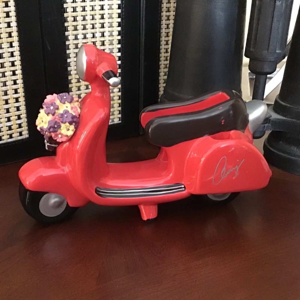 Desktop ceramic scooter